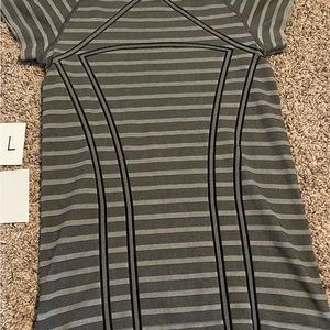 Ivivva Girls shirt size Large 12/14